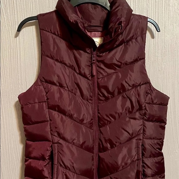 Pufffer Vests - Picture 2 of 5